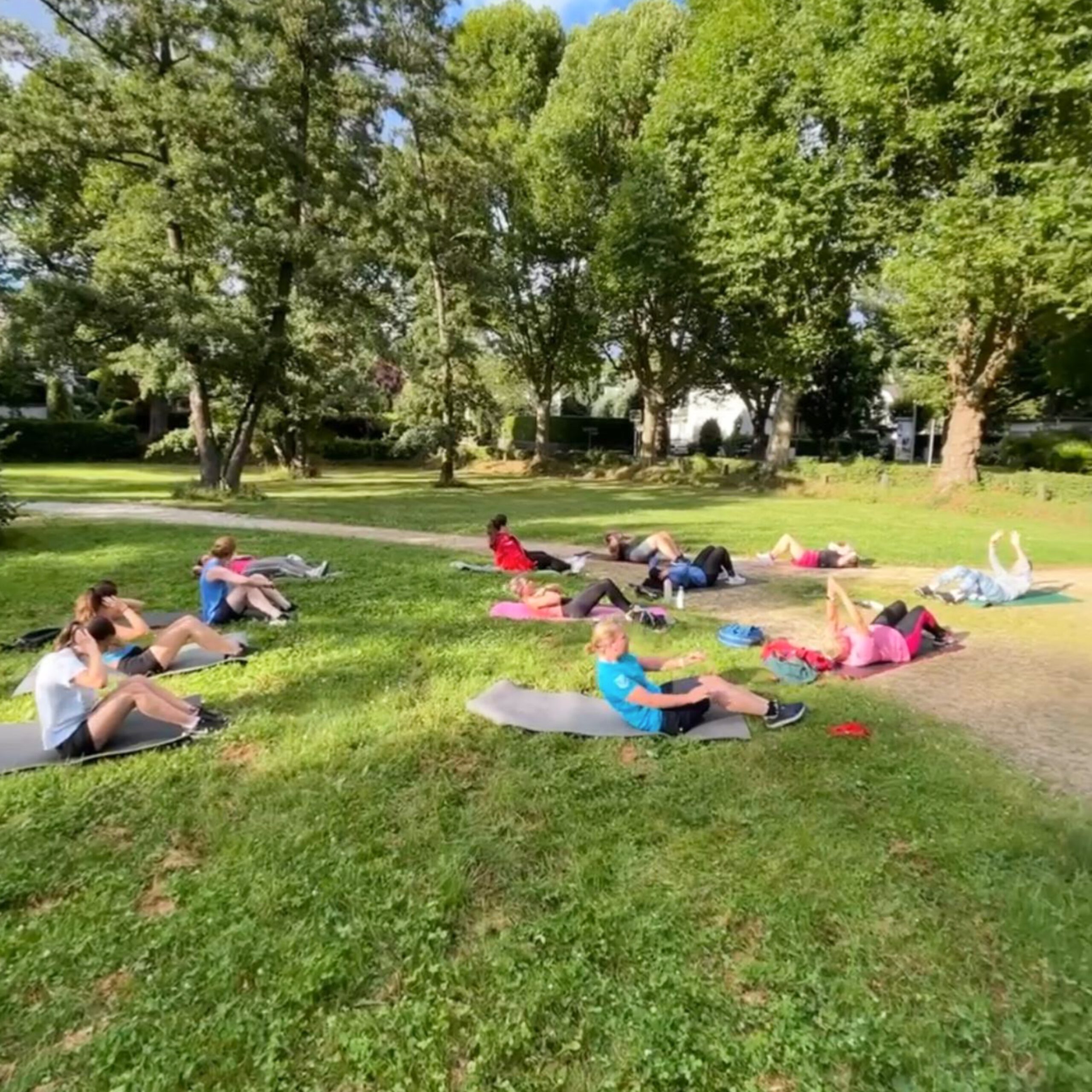 Outdoor Gruppentraining Royal Coaching Bild 2